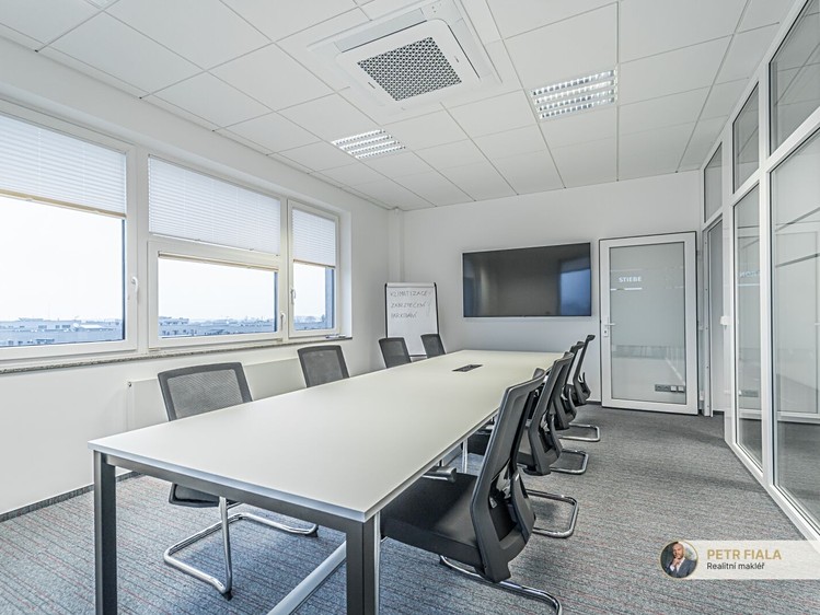 Pronájem kanceláře 258 m² - foto 8