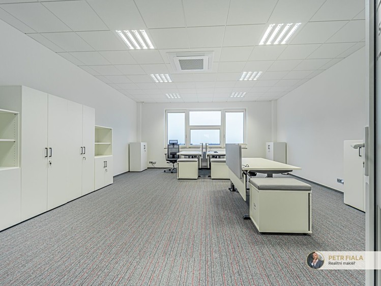 Pronájem kanceláře 258 m² - foto 6