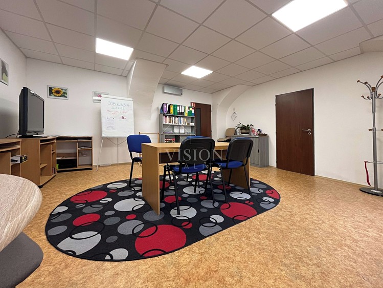 Pronájem kanceláře 52 m² - foto 1