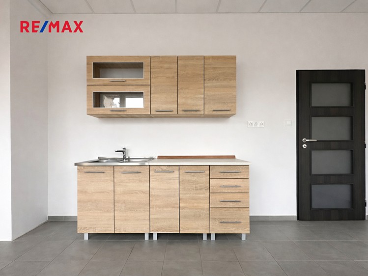 Pronájem kanceláře 66 m² - foto 8
