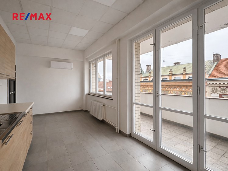 Pronájem kanceláře 66 m² - foto 6