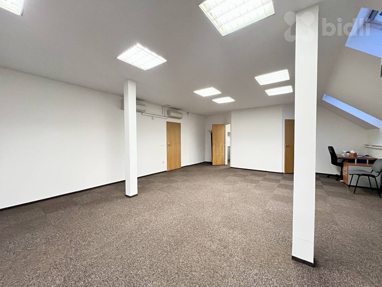Pronájem kanceláře 75 m² - foto 4