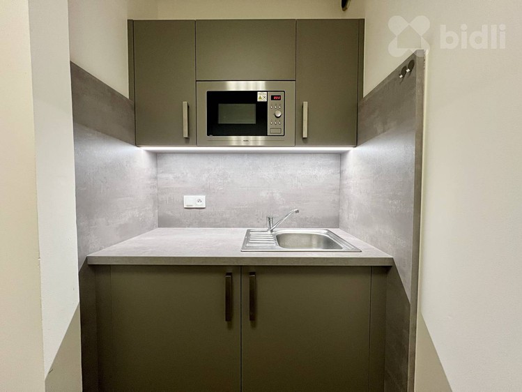 Pronájem kanceláře 75 m² - foto 8