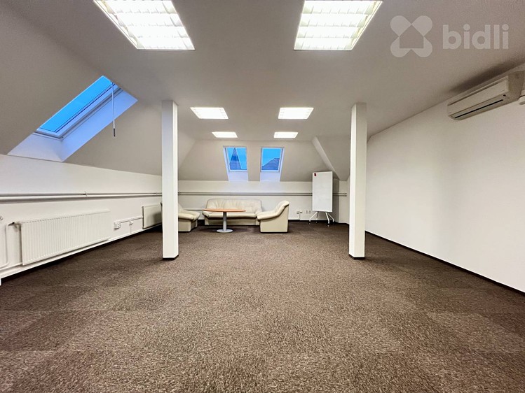 Pronájem kanceláře 95 m² - foto 2