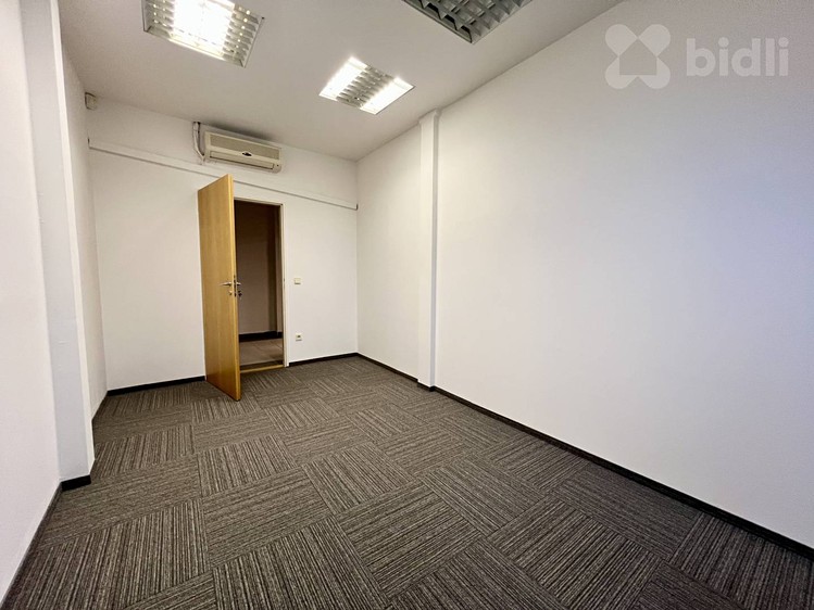 Pronájem kanceláře 95 m² - foto 6