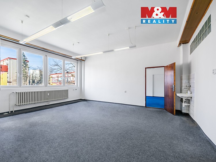 Pronájem kanceláře 211 m² - foto 1