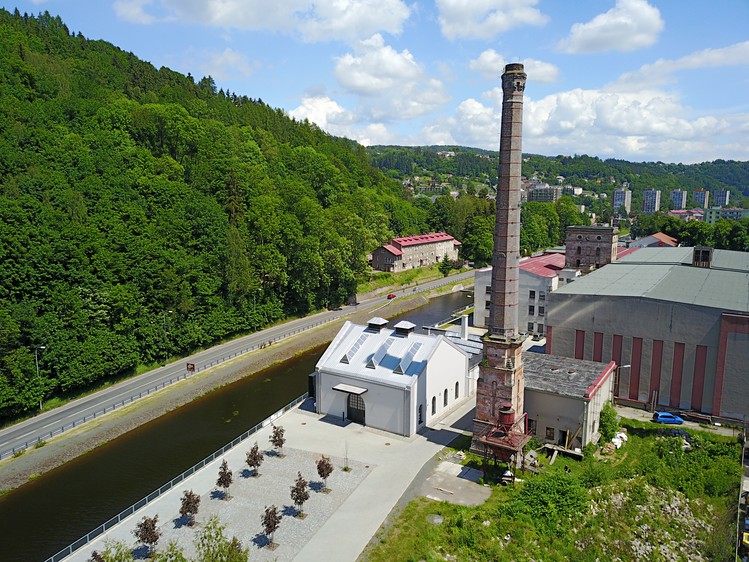 Pronájem skladového prostoru 1 000 m² - foto 1