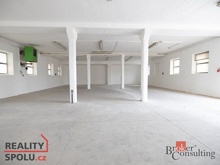 Pronájem výrobní haly, prostoru 150 m² - foto 4