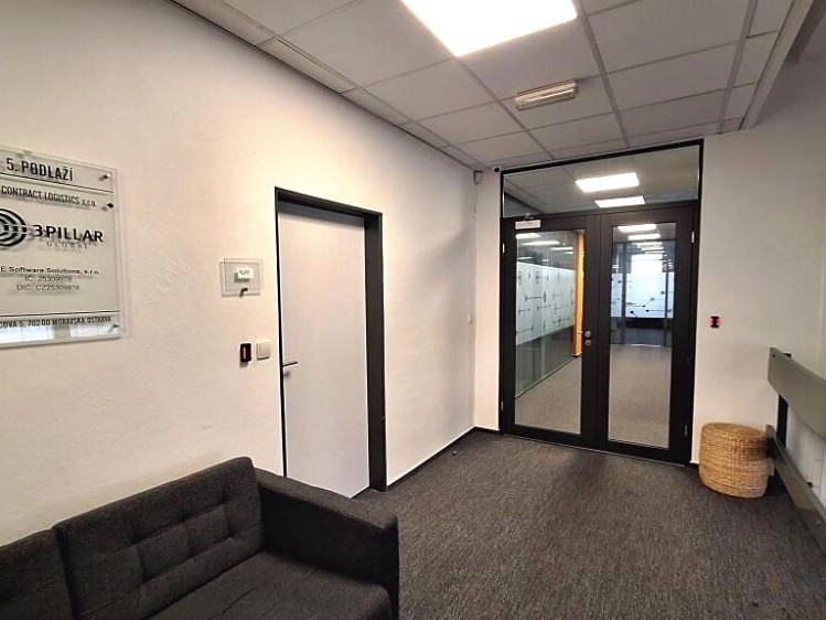Pronájem kanceláře 323 m² - foto 5