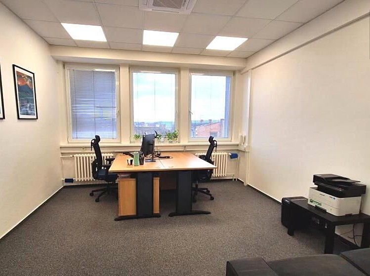 Pronájem kanceláře 323 m² - foto 8