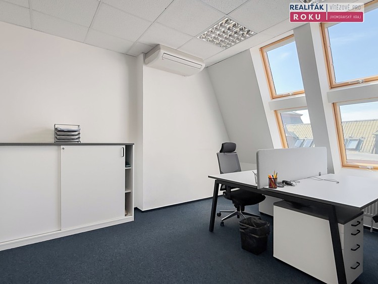 Pronájem kanceláře 198 m² - foto 6