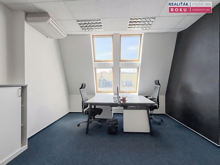 Pronájem kanceláře 198 m² - foto 5