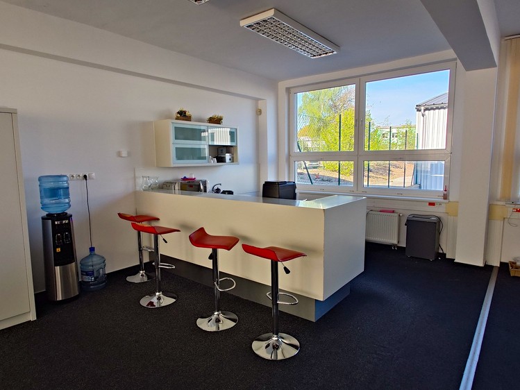 Pronájem kanceláře 492 m² - foto 4