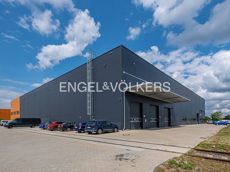 Pronájem skladového prostoru 4 300 m² - foto 1