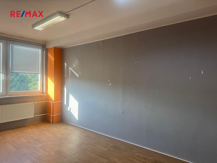 Pronájem kanceláře 20 m² - foto 3