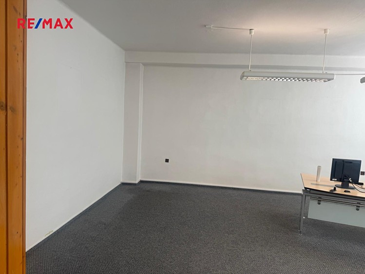 Pronájem kanceláře 20 m² - foto 5