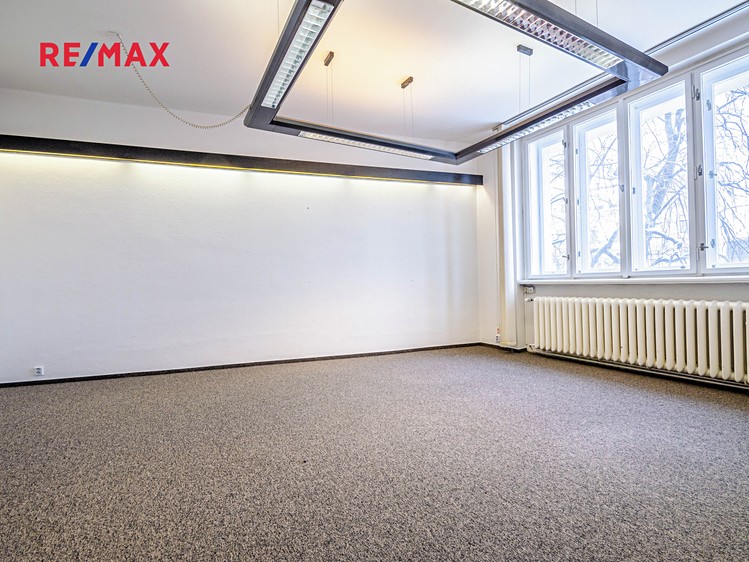 Pronájem kanceláře 148 m² - foto 2