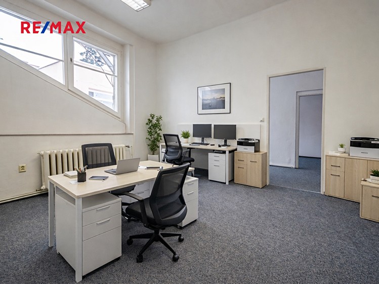Pronájem kanceláře 148 m² - foto 8