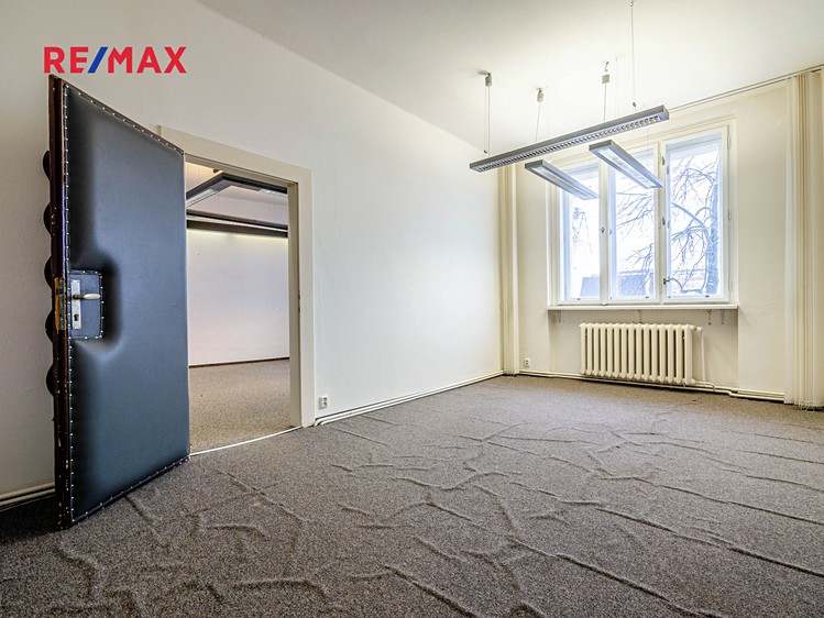 Pronájem kanceláře 148 m² - foto 6