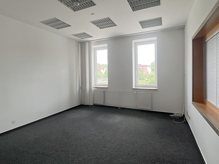 Pronájem kanceláře 21 m² - foto 4