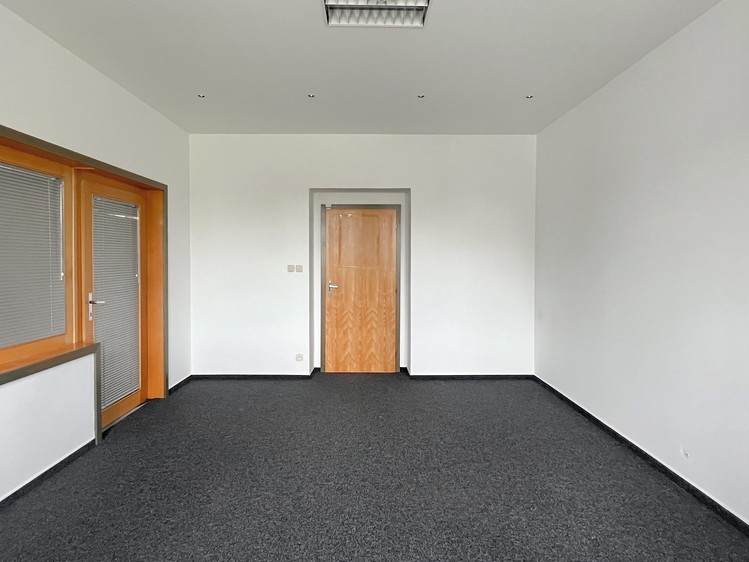 Pronájem kanceláře 21 m² - foto 6