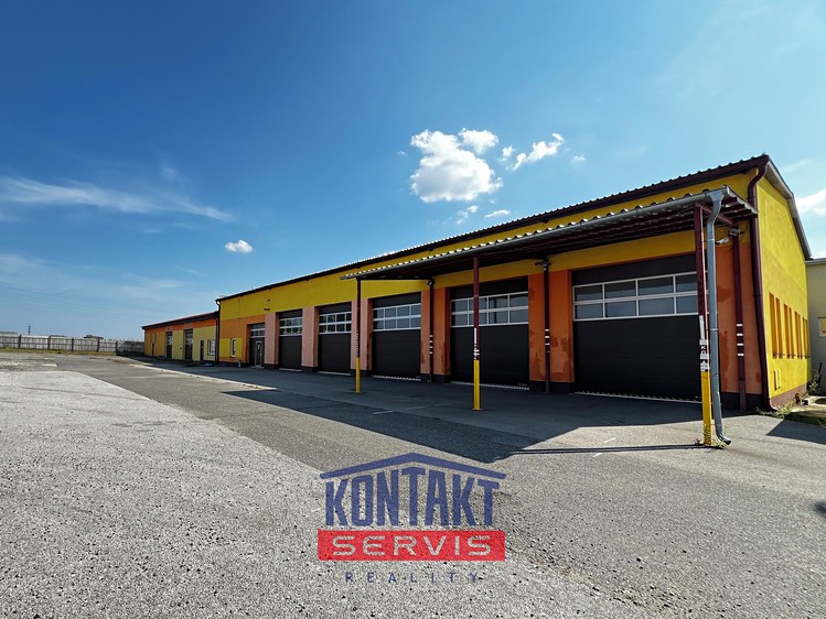 Pronájem skladového prostoru 1 013 m² - foto 1