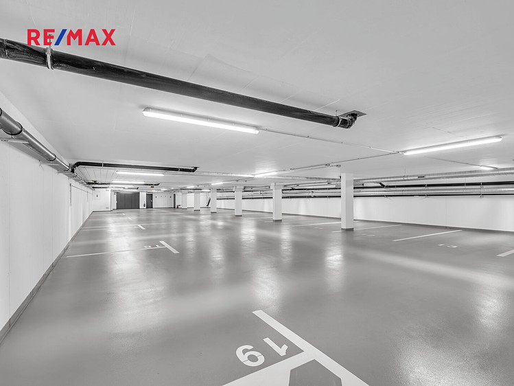 Prodej garážového stání 13 m² - foto 1