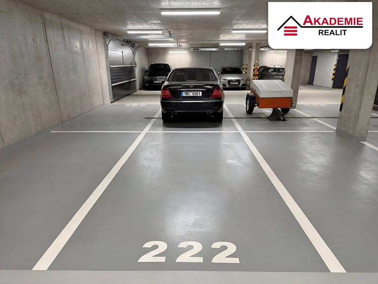 Prodej garážového stání 14 m² - foto 2