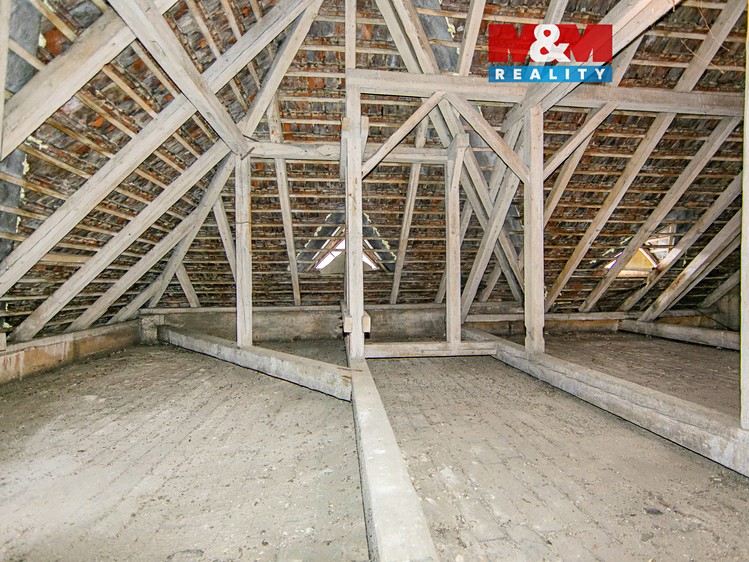 Prodej půdního prostoru 124 m² - foto 1