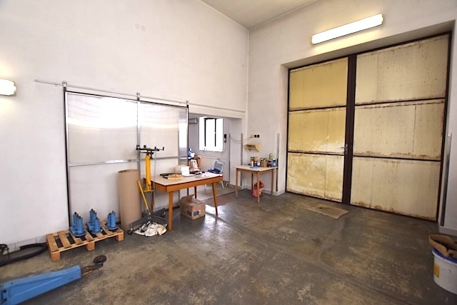 Prodej garáže 161 m² - foto 1