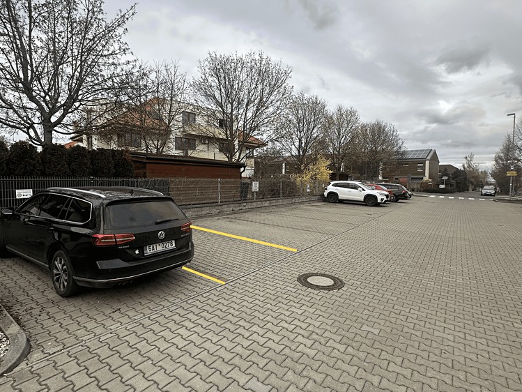 Prodej garážového stání 13 m² - foto 2