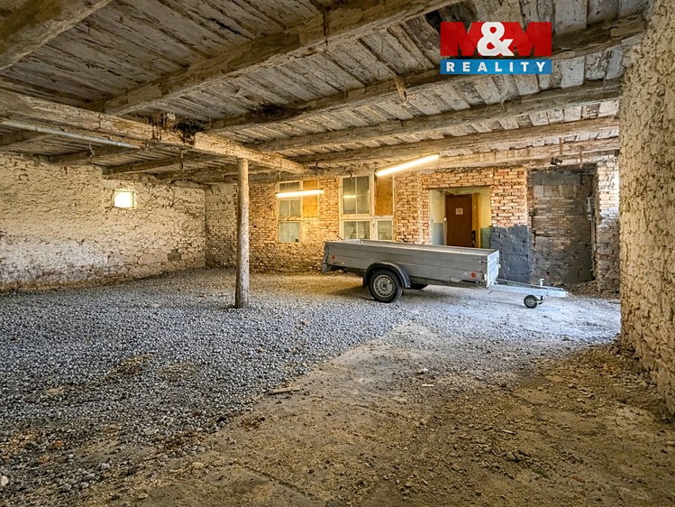 Prodej garáže 135 m² - foto 1