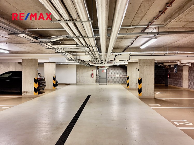 Prodej garážového stání 15 m² - foto 4