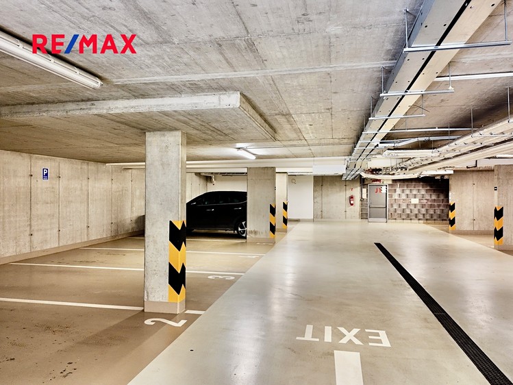 Prodej garážového stání 15 m² - foto 5