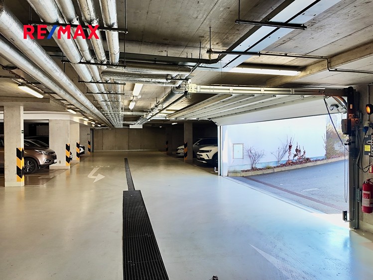 Prodej garážového stání 15 m² - foto 6