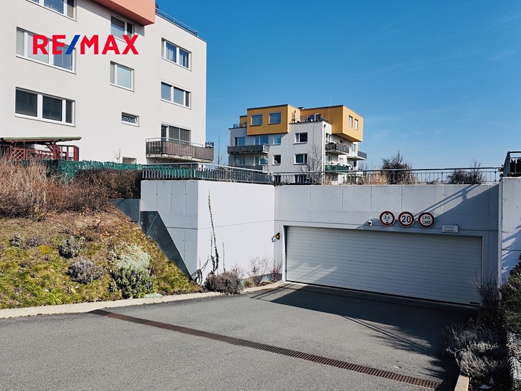 Prodej garážového stání 15 m² - foto 8