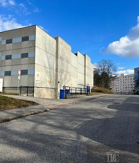 Prodej garážového stání 16 m² - foto 1