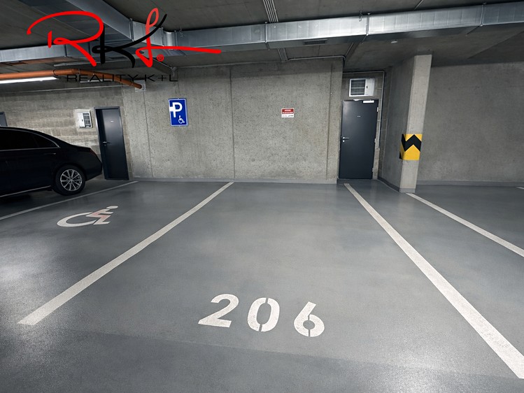 Prodej garážového stání 15 m² - foto 1