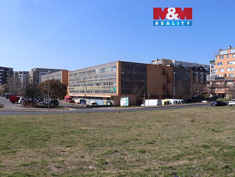 Prodej garážového stání 18 m² - foto 1