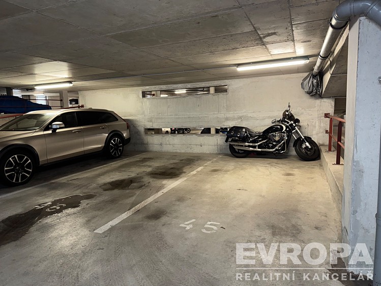 Prodej garážového stání 14 m² - foto 4