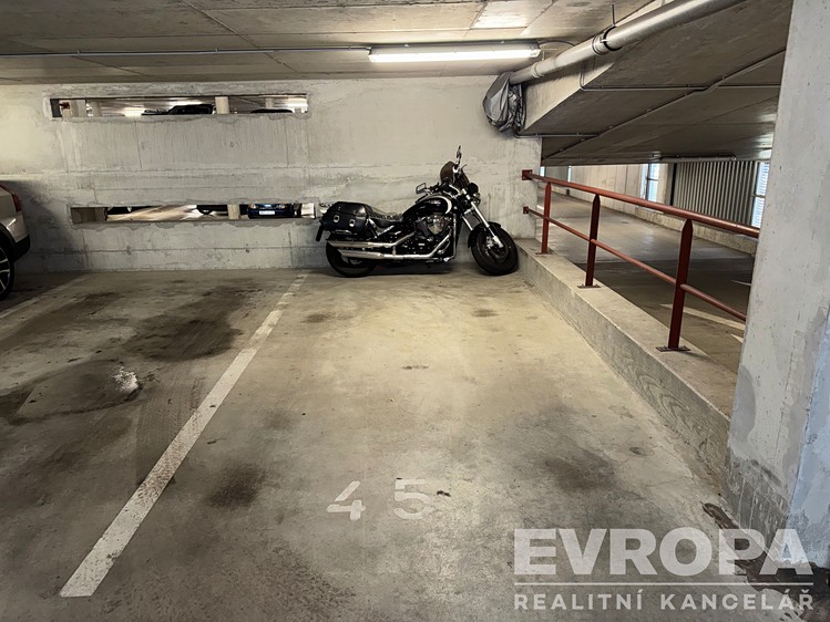 Prodej garážového stání 14 m² - foto 3