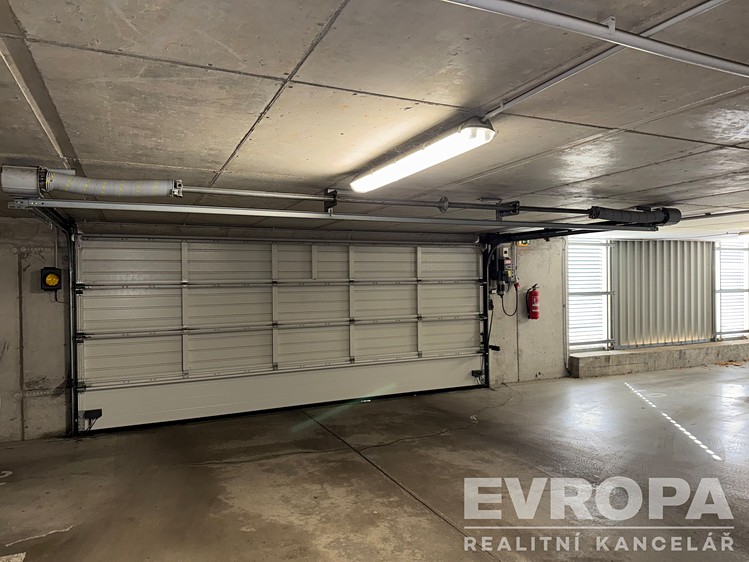 Prodej garážového stání 14 m² - foto 8