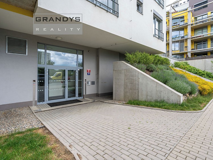 Prodej garážového stání 13 m² - foto 7