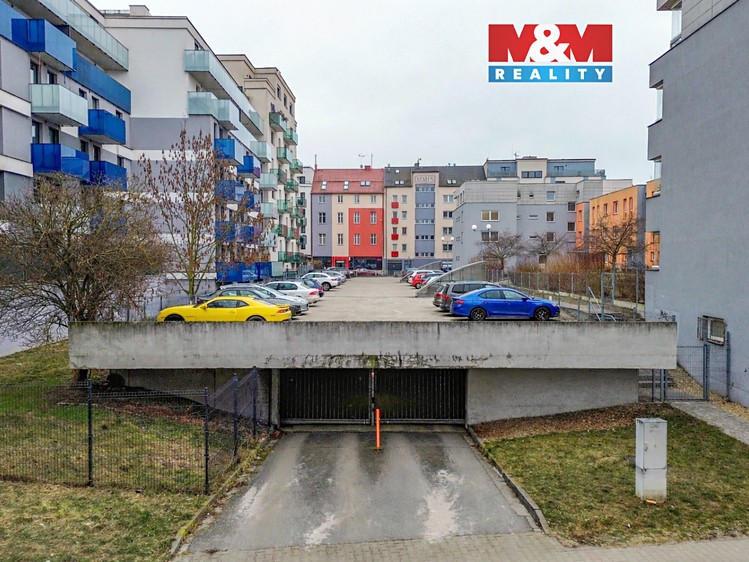 Prodej garážového stání 12 m² - foto 1