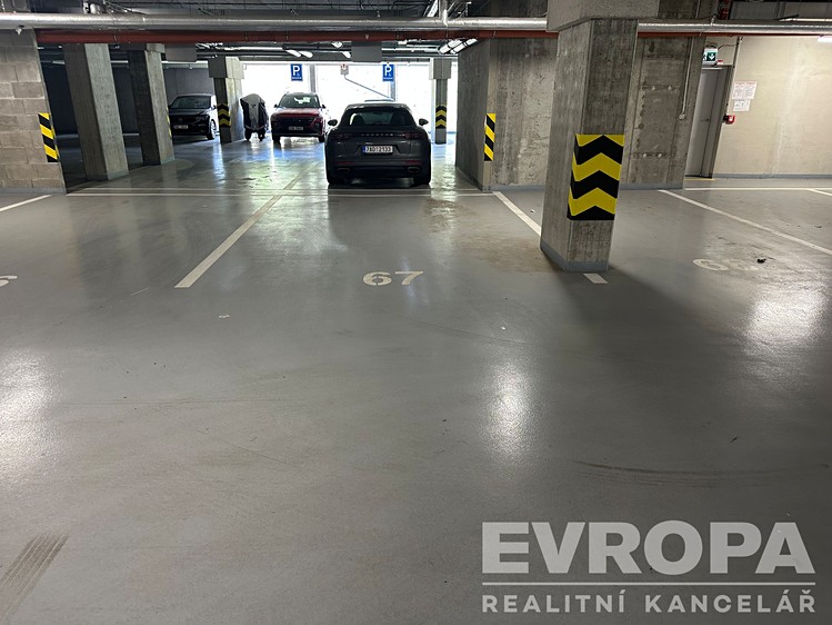 Prodej garážového stání 20 m² - foto 1