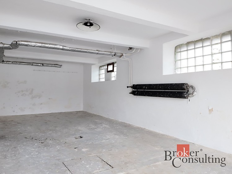 Prodej garáže 32 m² - foto 1