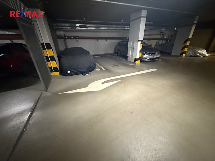Prodej garážového stání 12 m² - foto 2