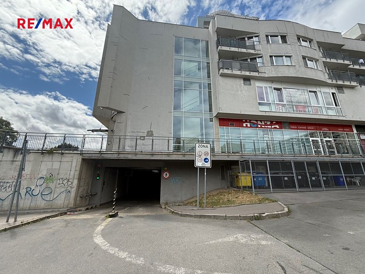 Prodej garážového stání 12 m² - foto 3