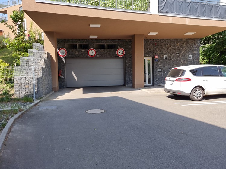 Prodej garážového stání 12 m² - foto 5