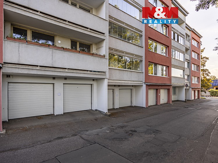 Prodej garážového stání 25 m² - foto 1